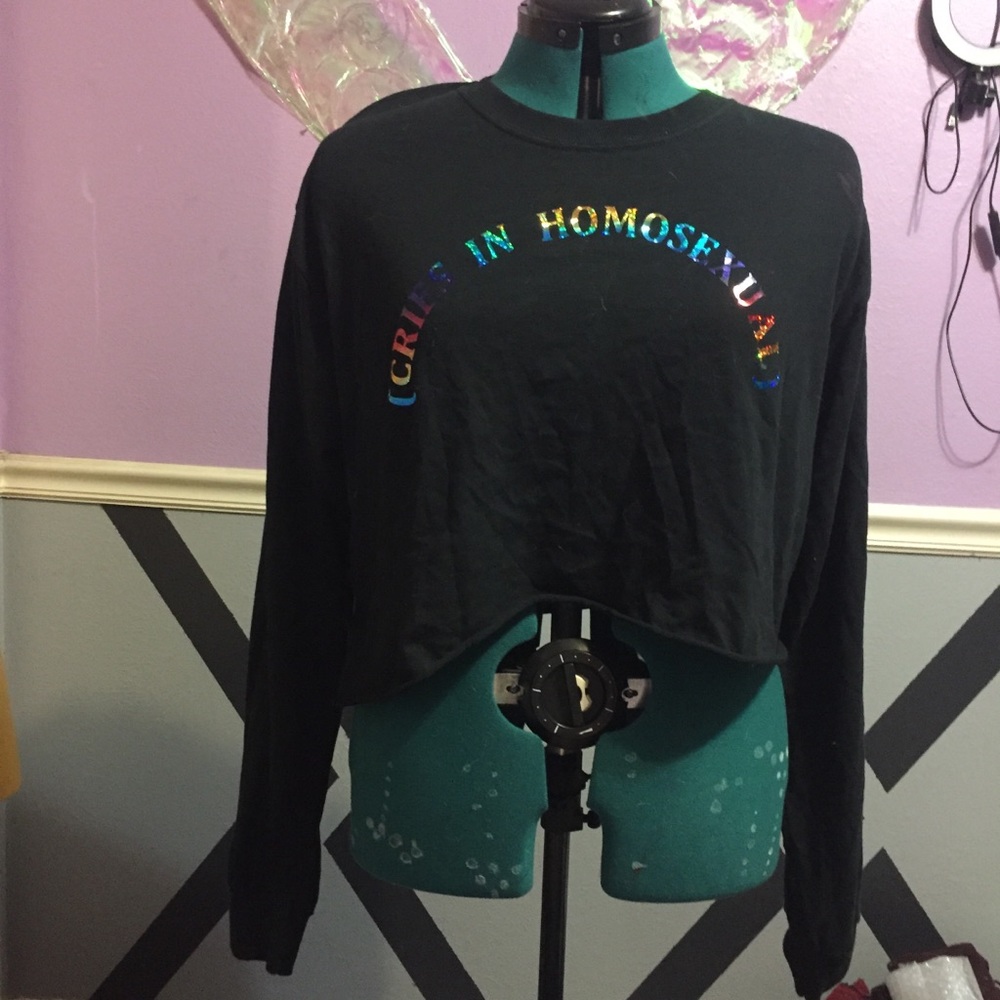 Cries in homosexual shirt